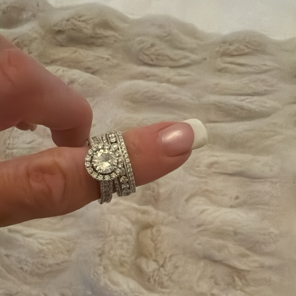 Dazzling white gold Women's engagement Ring Set